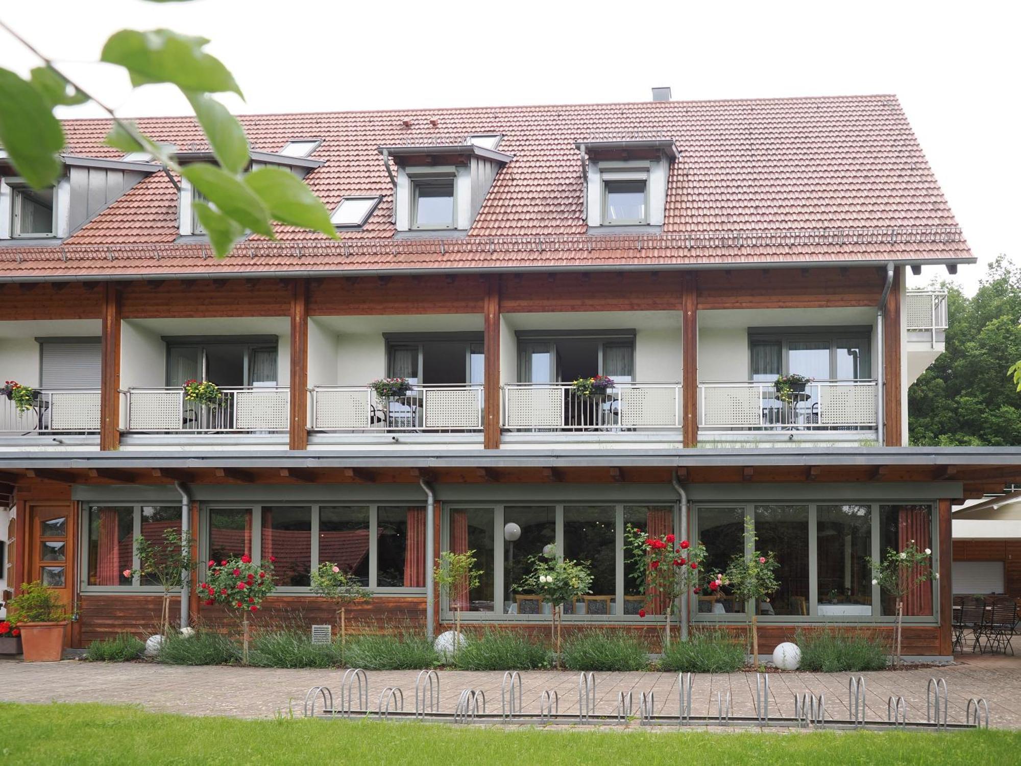 Pliezhausen Landhotel Waldheim מראה חיצוני תמונה