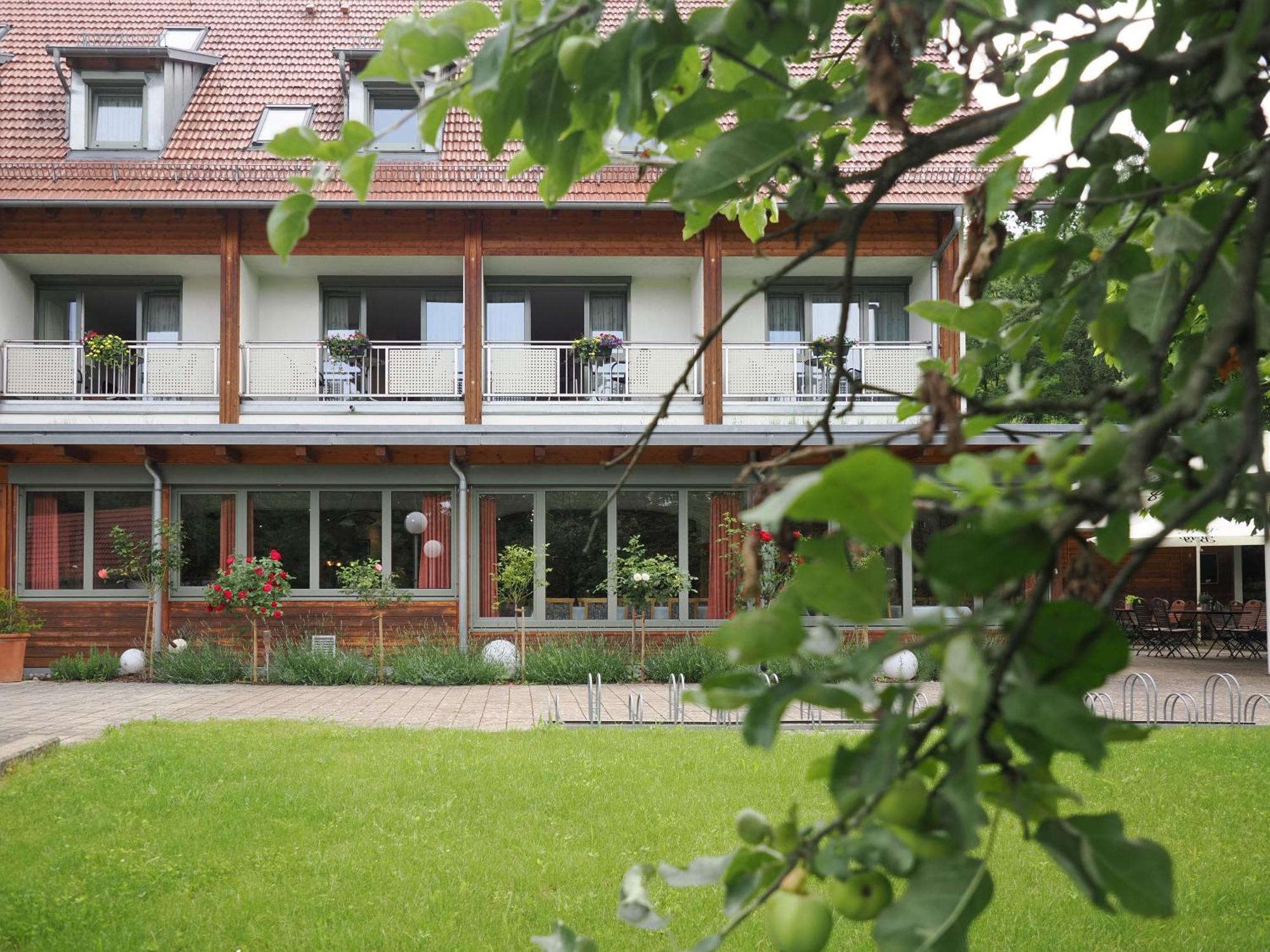 Pliezhausen Landhotel Waldheim מראה חיצוני תמונה