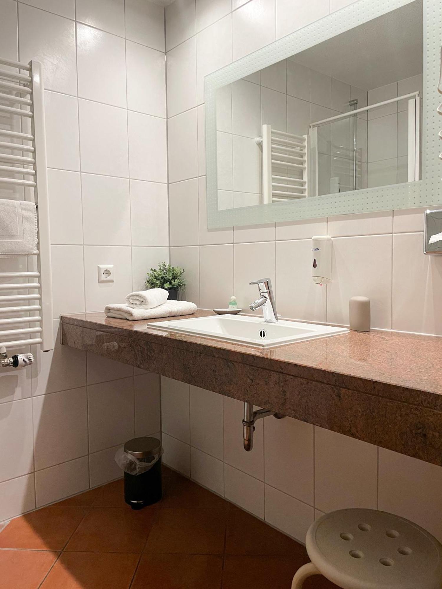 Pliezhausen Landhotel Waldheim מראה חיצוני תמונה